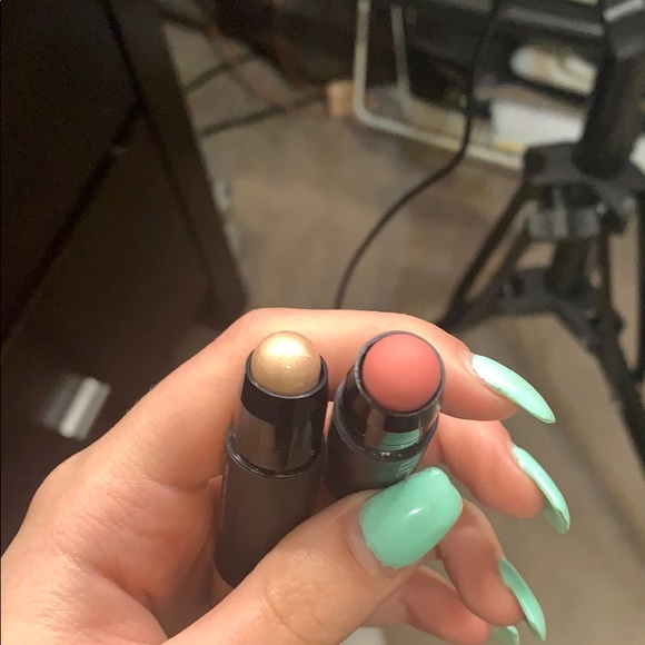 face products - Picture 2 of 3